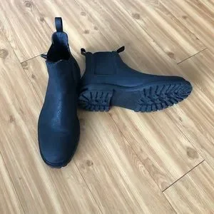 Crevo | Shoes | Crevo Danny Chelsea Boot Size 3 Fits Like A 